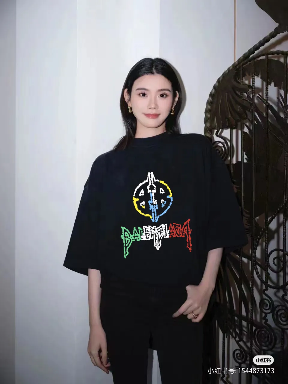 P80✨🔥 BALENCIAGA Paris lettering printed short-sleeved T-shirt. Custom-woven and dyed 300 grams of combed cotton heavyweight fabric. Zero color difference in threads. Perfect details. Different from the current currency version. Welcome to compare. Same Style for men and women. Must-sell in the picture above. Color: White Black Size: 1 2 3 4